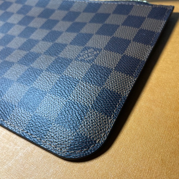 Louis Vuitton Damier Pouch SOLD - Picture 7 of 8